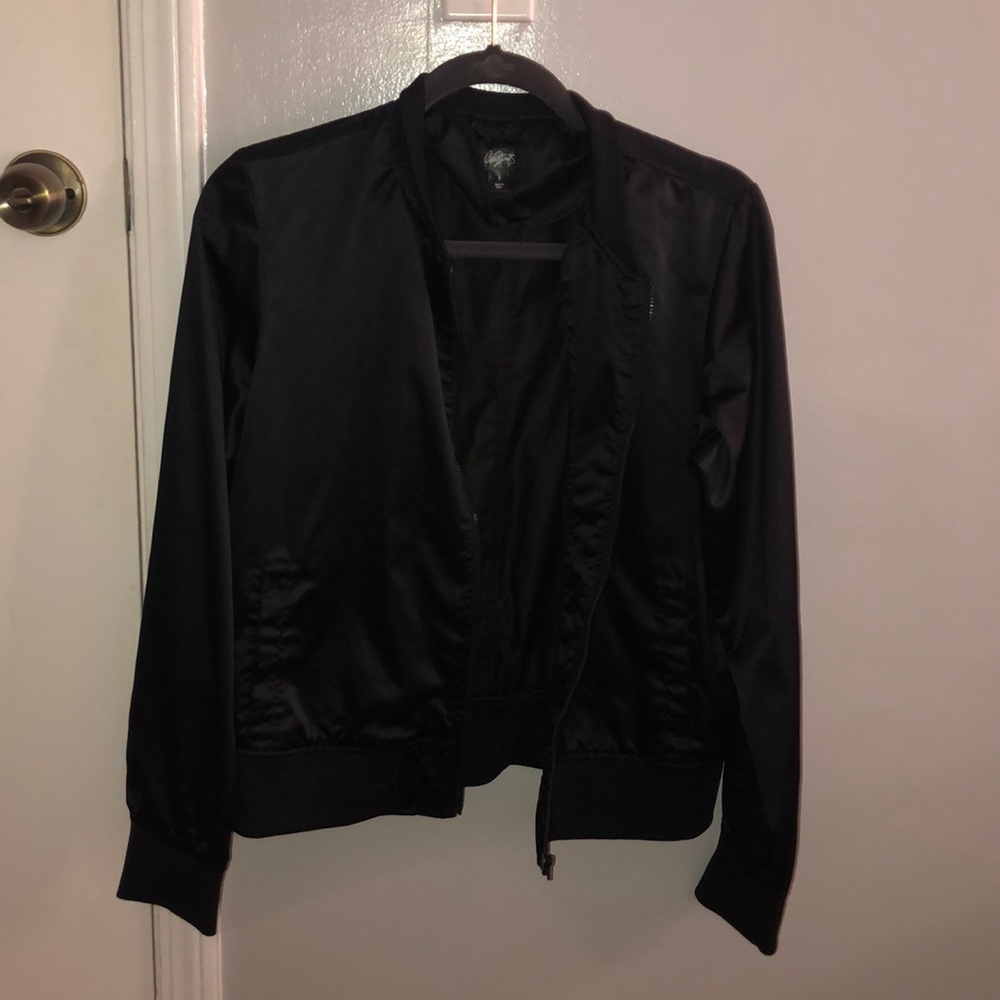 women’s black bomber jacket